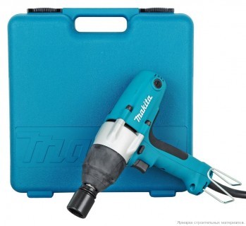 Ударный гайковерт Makita TW0200