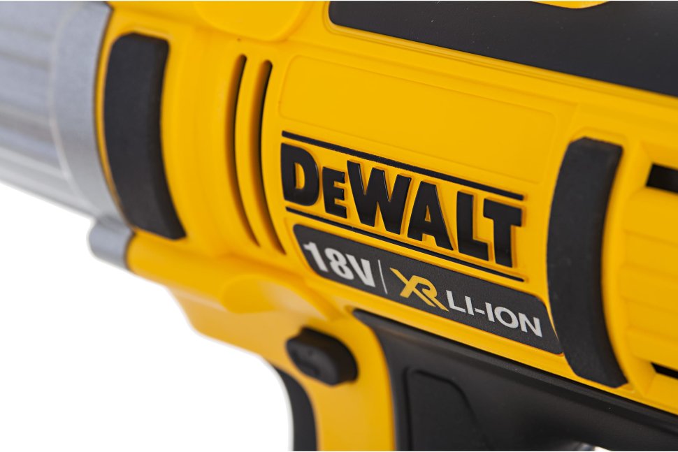 Аккумуляторный ударный гайковёрт DEWALT DCF899NT Аккумуляторный ударный гайковёрт DEWALT DCF899NT